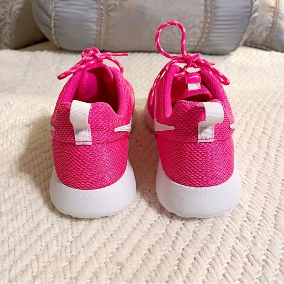NIB Nike Roche One Hot Pink Blast Running Shoes Size 7.5 - Picture 5 of 7